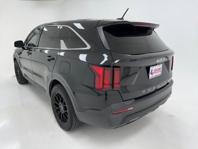 Used 2022 Kia Sorento LX image 18