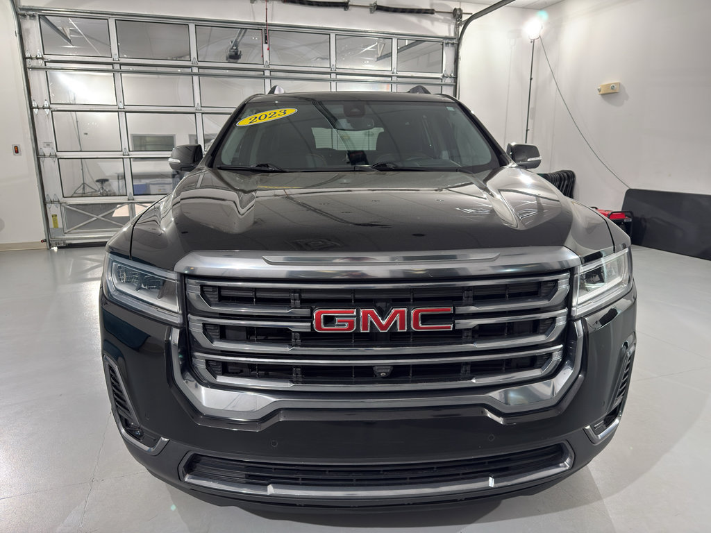 Used 2023 GMC Acadia AT4 w/ Technology Package image 2