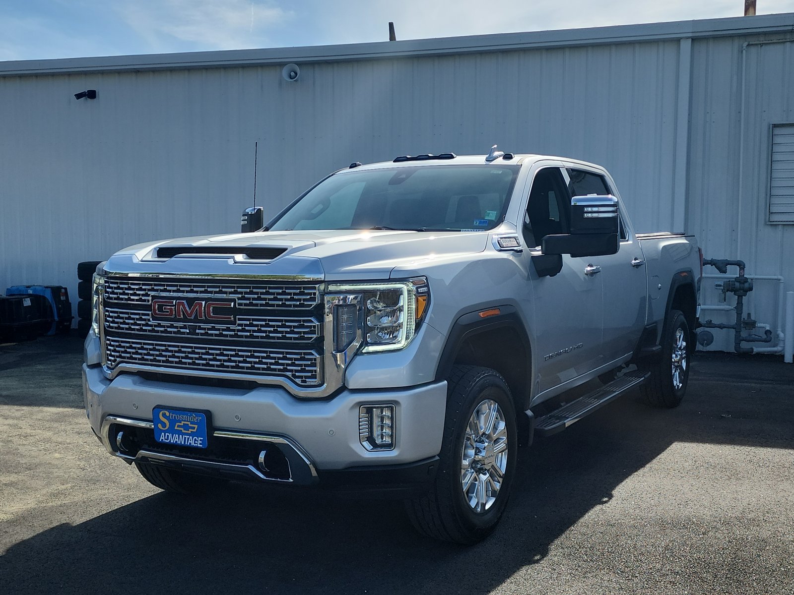 Used 2022 GMC Sierra 2500 Denali AWD/4WD image 1