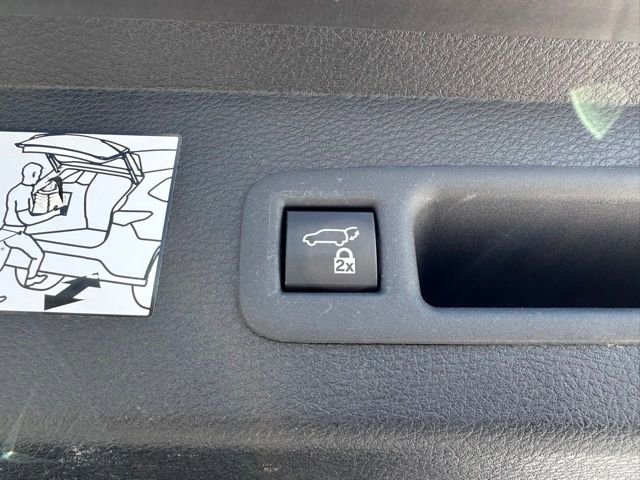 Used 2023 Toyota Sienna XLE image 10