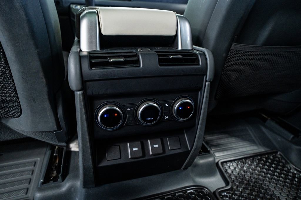 Used 2023 Land Rover Defender 130 X-Dynamic SE image 55