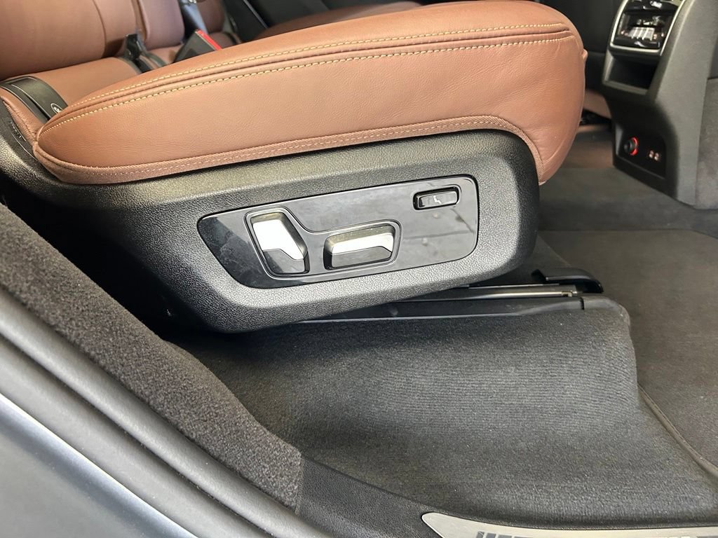 Used 2026 BMW X7 M60i AWD/4WD image 34