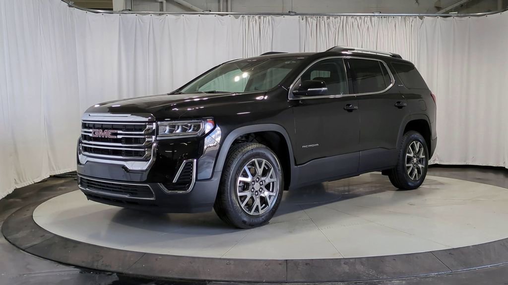 Used 2023 GMC Acadia SLE w/ Driver Convenience Package image 5
