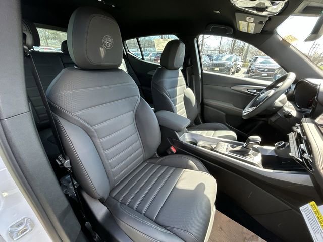 New 2026 Alfa Romeo Tonale w/ Black Premium Package image 14