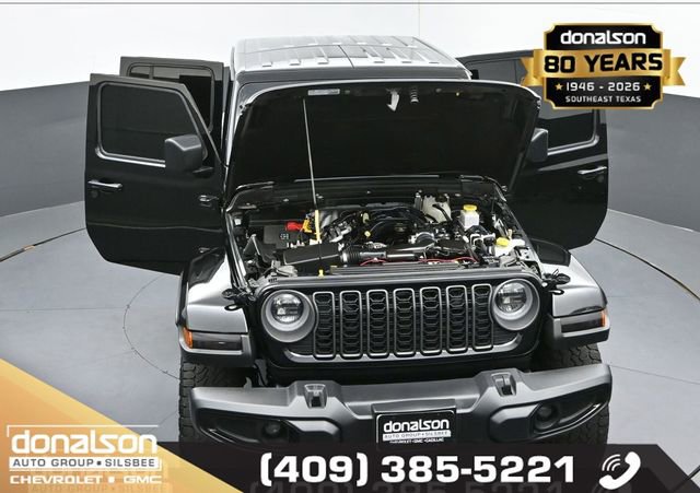 Used 2025 Jeep Gladiator Overland AWD/4WD image 23