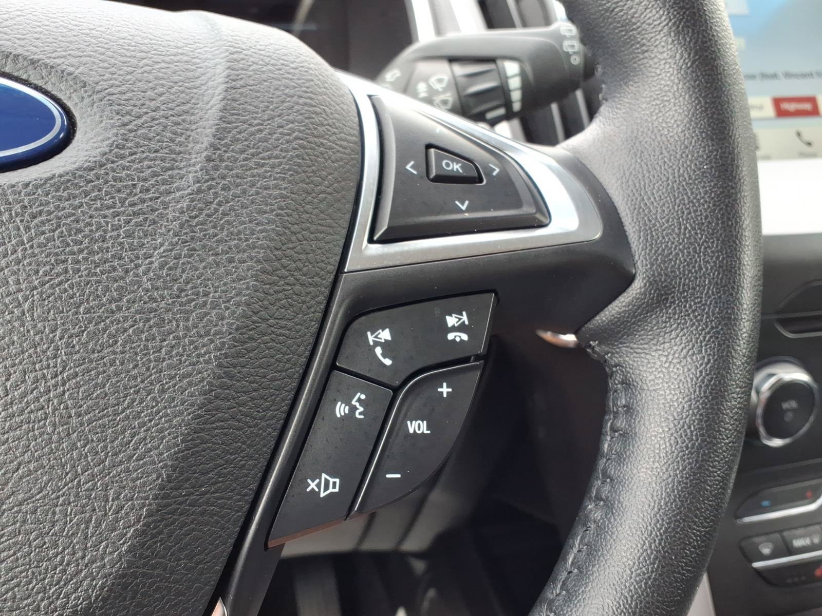 Used 2018 Ford Edge SEL w/ Equipment Group 201A AWD/4WD image 23