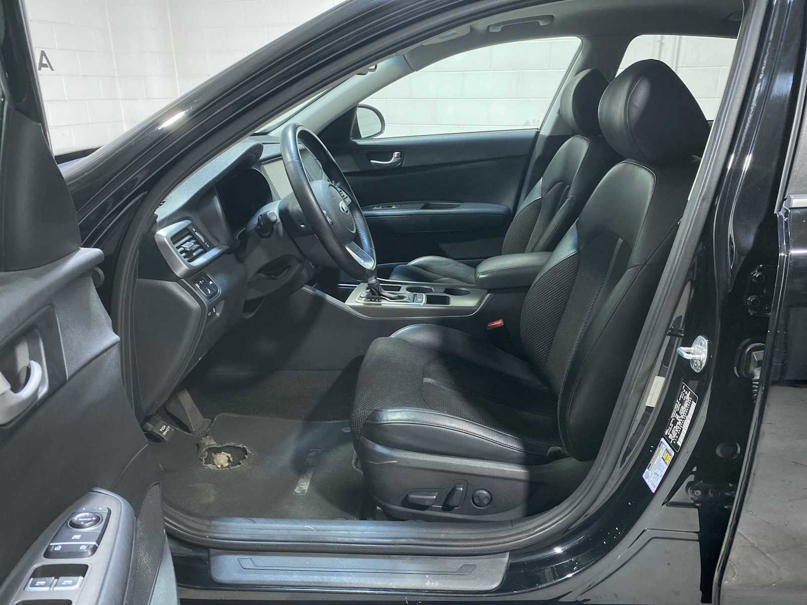 Used 2019 Kia Optima S image 2