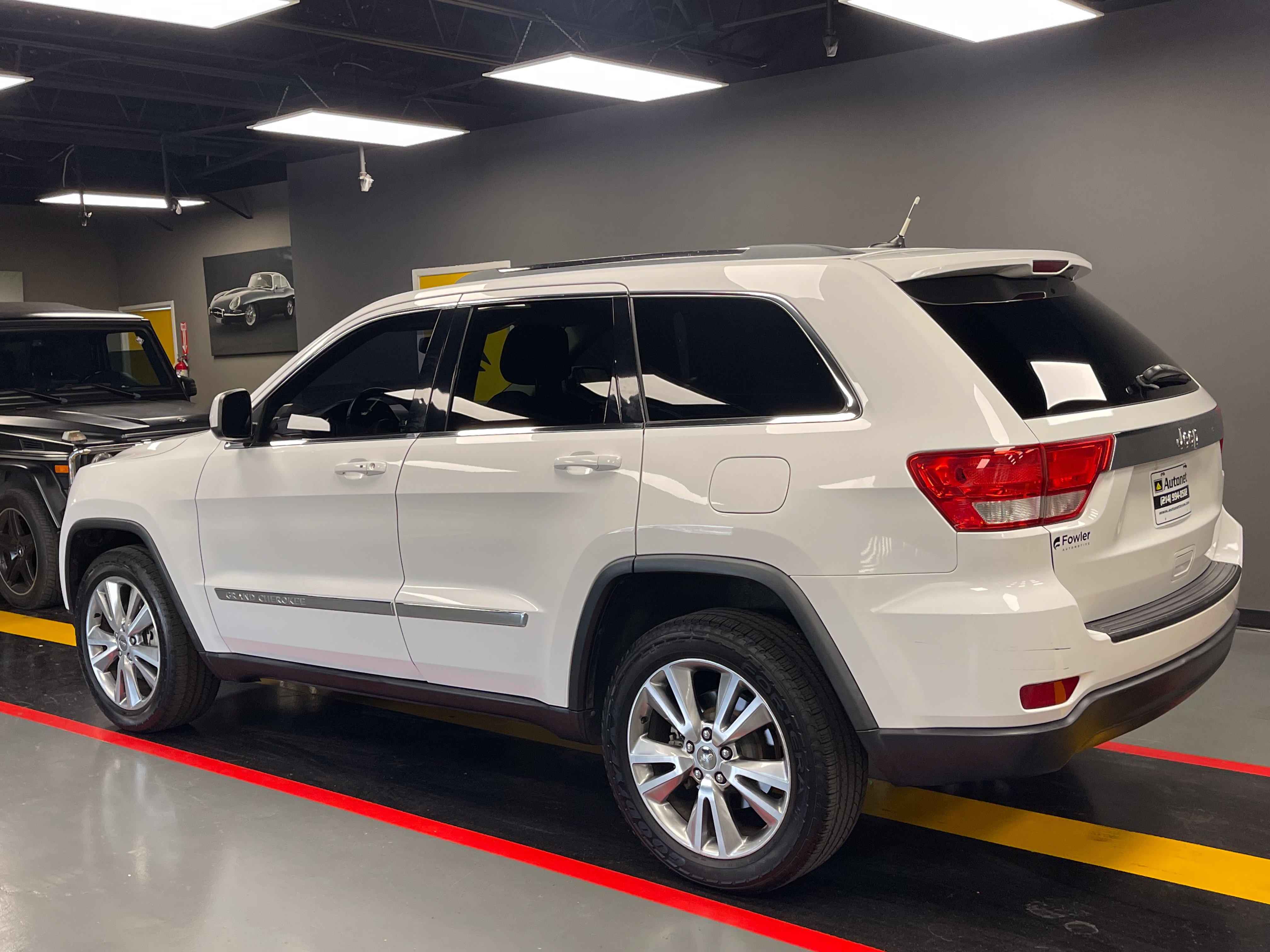 Used 2013 Jeep Grand Cherokee Laredo RWD image 4