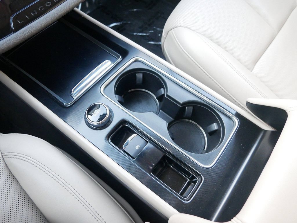 Used 2021 Lincoln Corsair AWD w/ Equipment Group 101A image 25