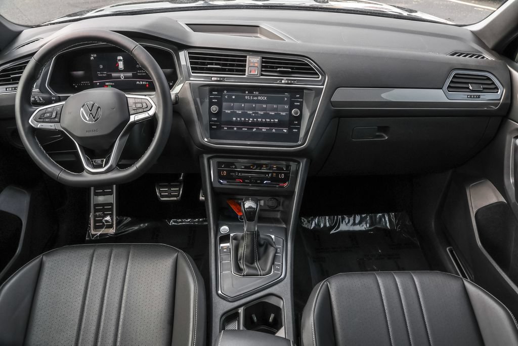 Used 2023 Volkswagen Tiguan SE R-Line FWD image 30