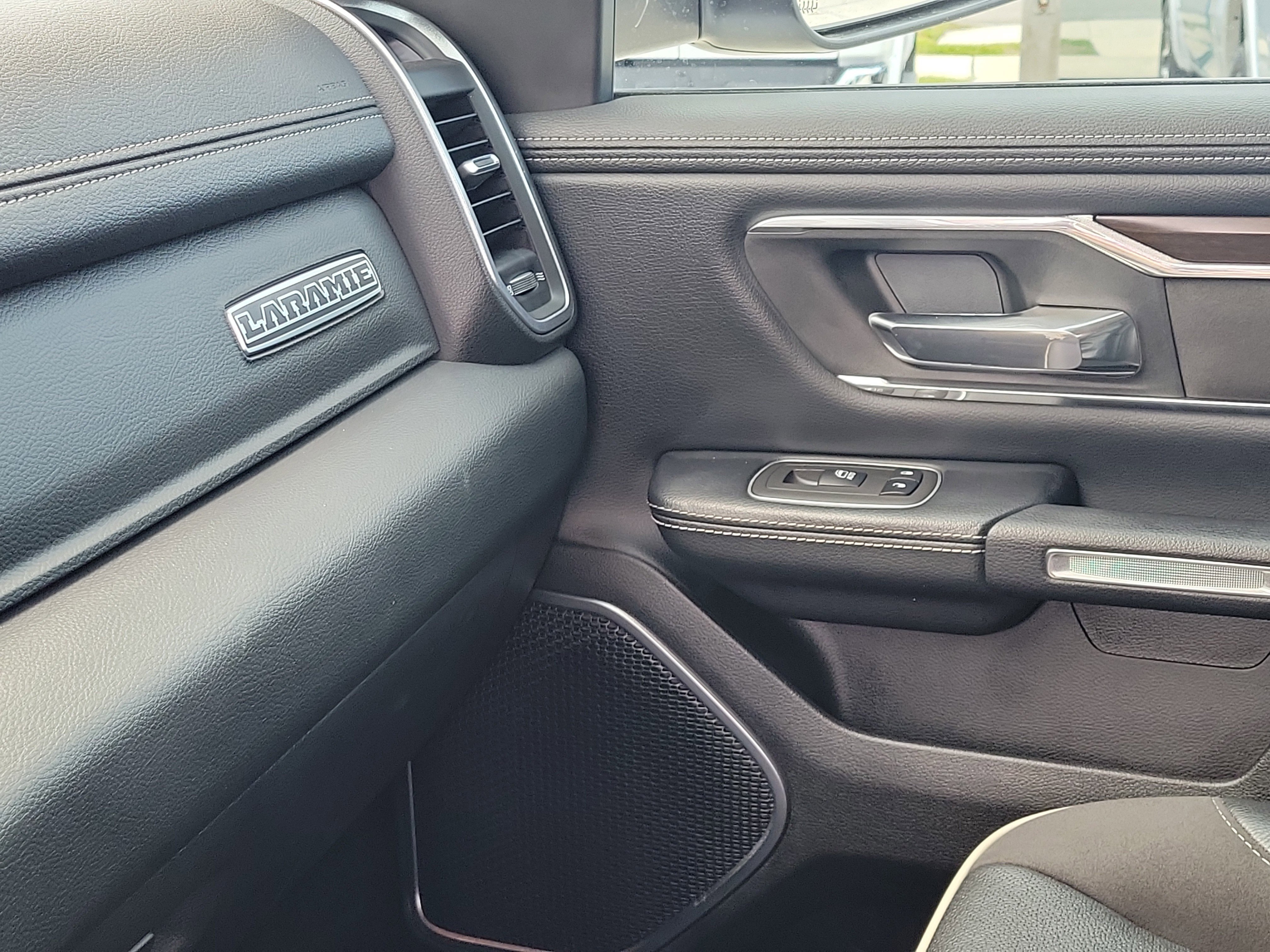 Used 2022 RAM 1500 Laramie image 30