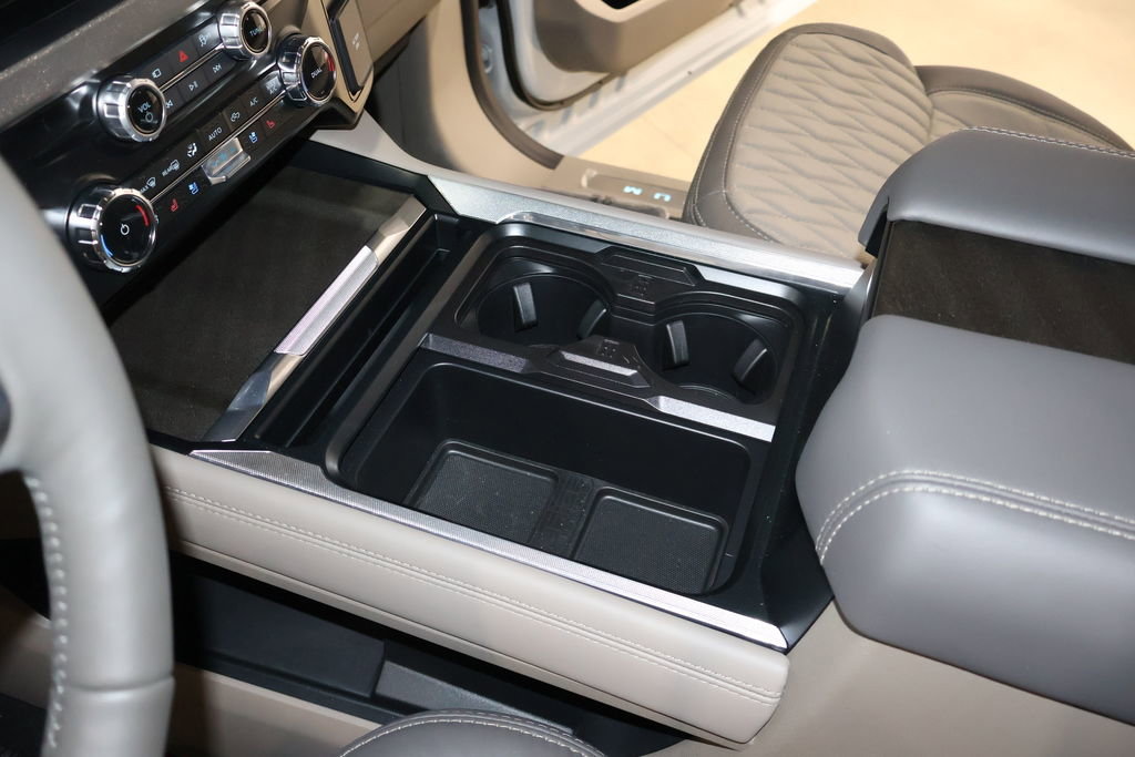 Used 2025 Ford F250 Platinum w/ Platinum Plus Package image 30