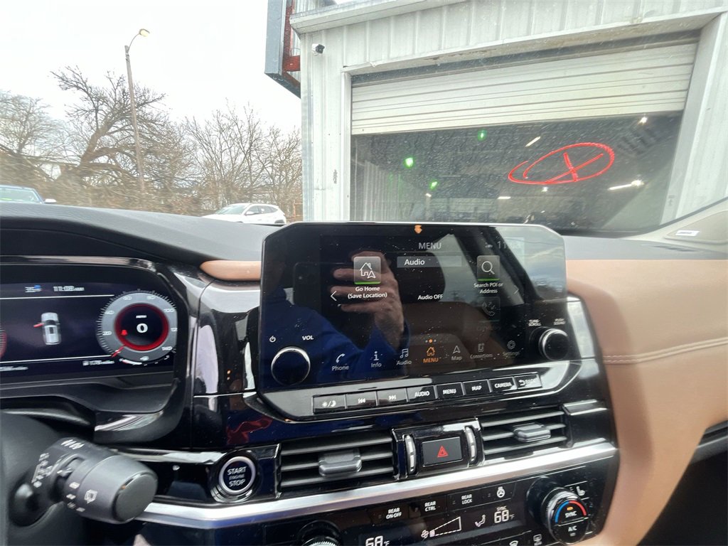 Used 2024 Nissan Pathfinder Platinum w/ Cargo Package image 16