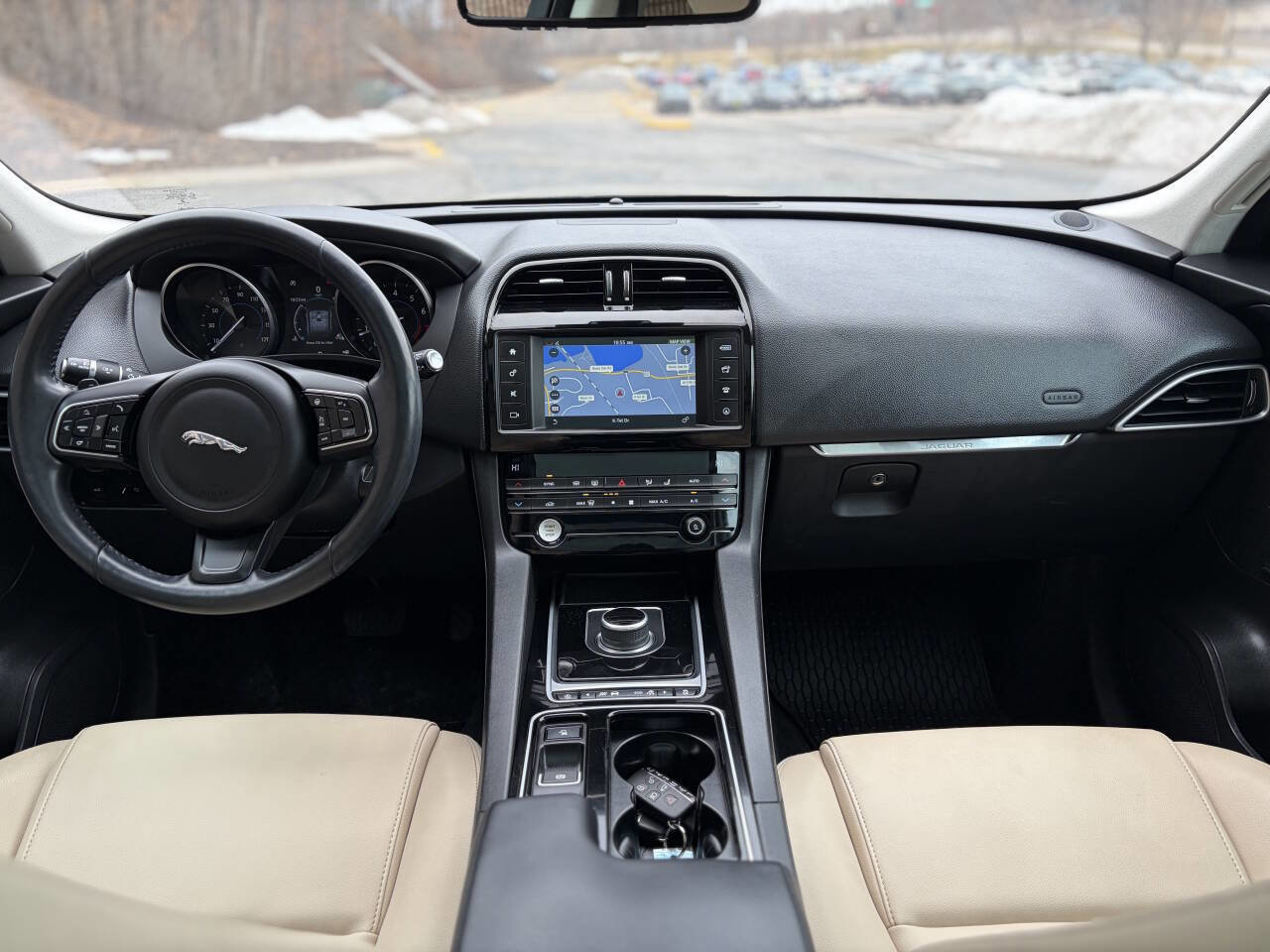 Used 2018 Jaguar F-PACE Premium image 23