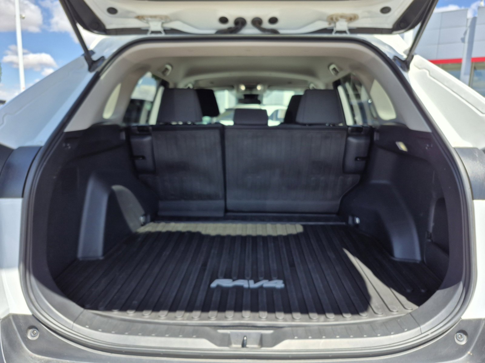 Certified 2023 Toyota RAV4 LE AWD/4WD image 20