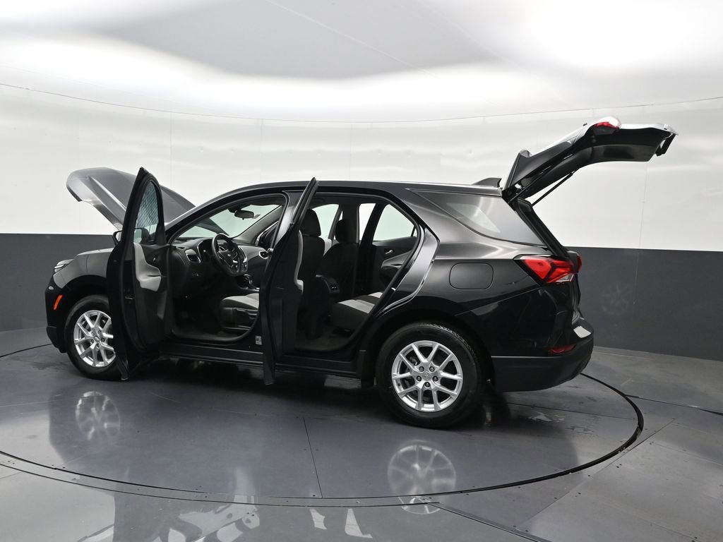Used 2024 Chevrolet Equinox LS image 35