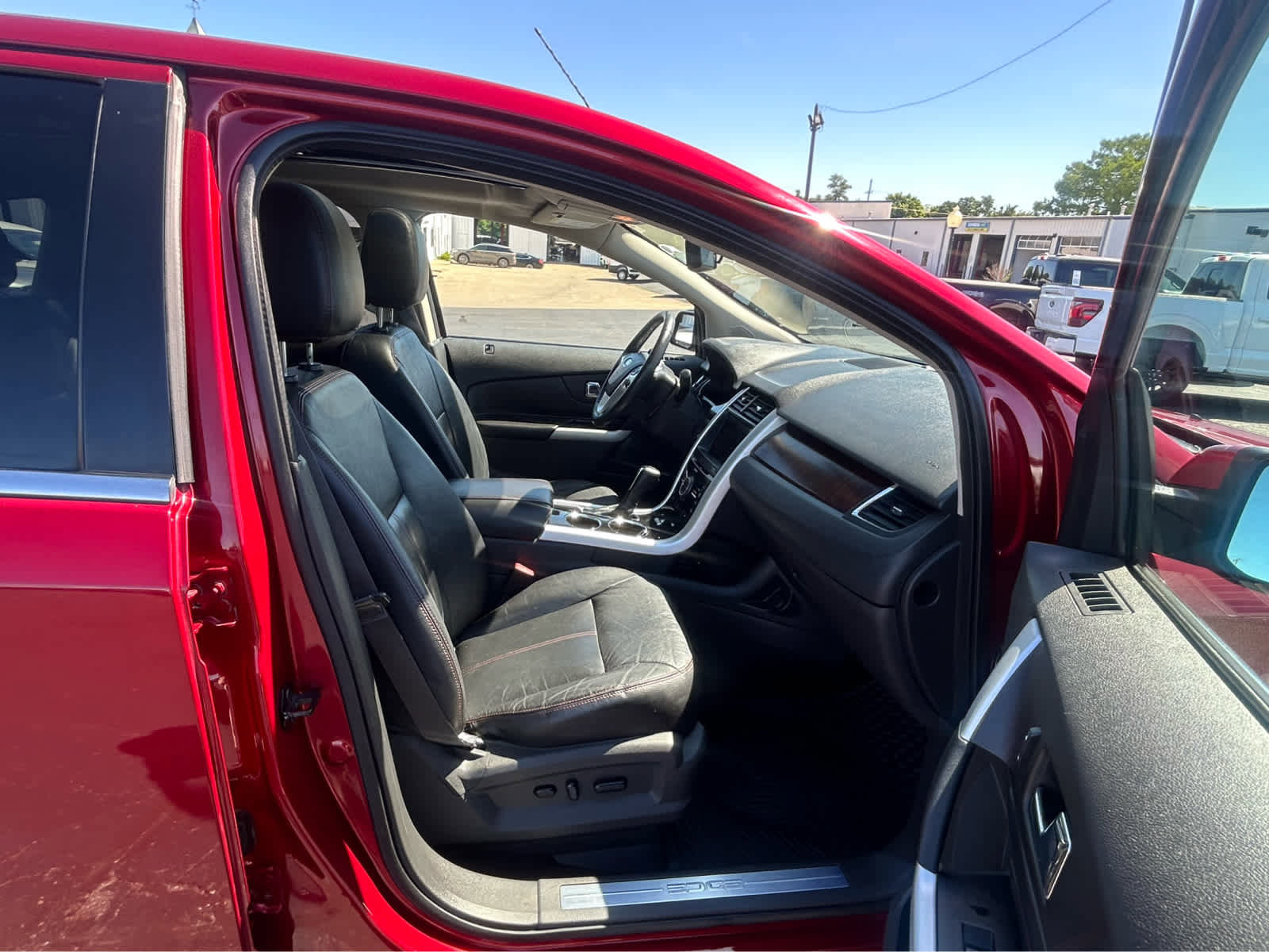 Used 2014 Ford Edge Limited w/ Equipment Group 301A FWD image 17