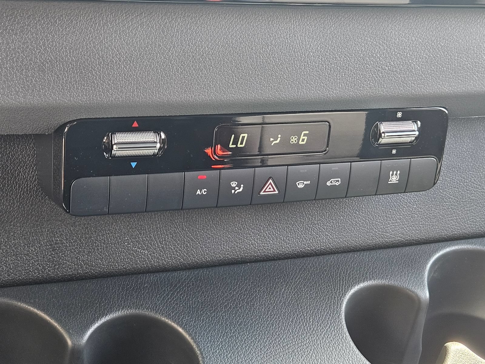 New 2025 Mercedes-Benz eSprinter 170 Cargo image 29