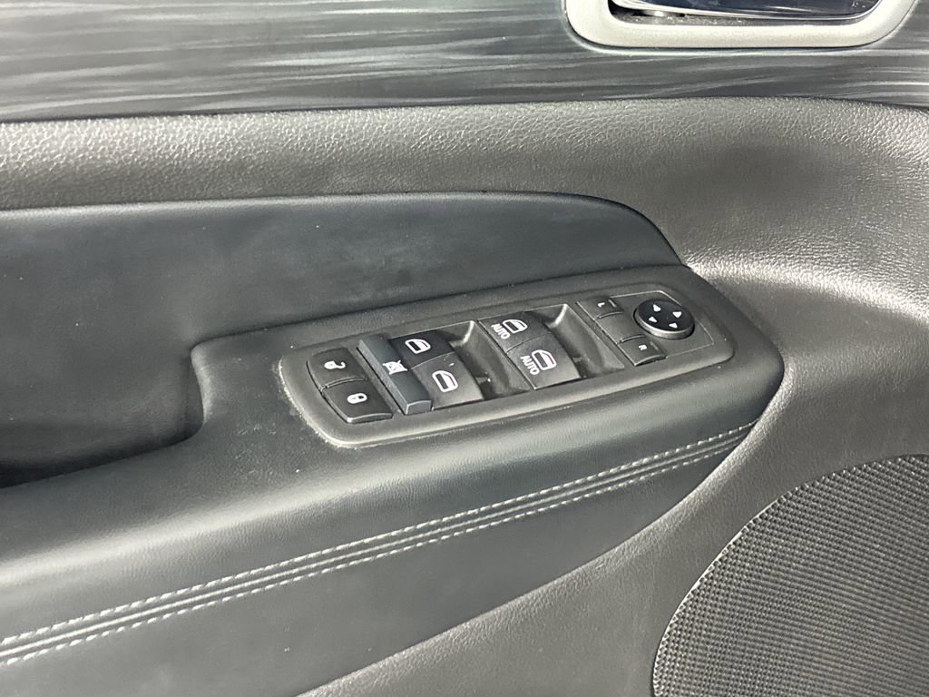 Used 2020 Jeep Grand Cherokee Altitude image 11