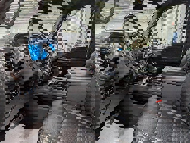 Used 2025 Ford F350 Platinum image 15