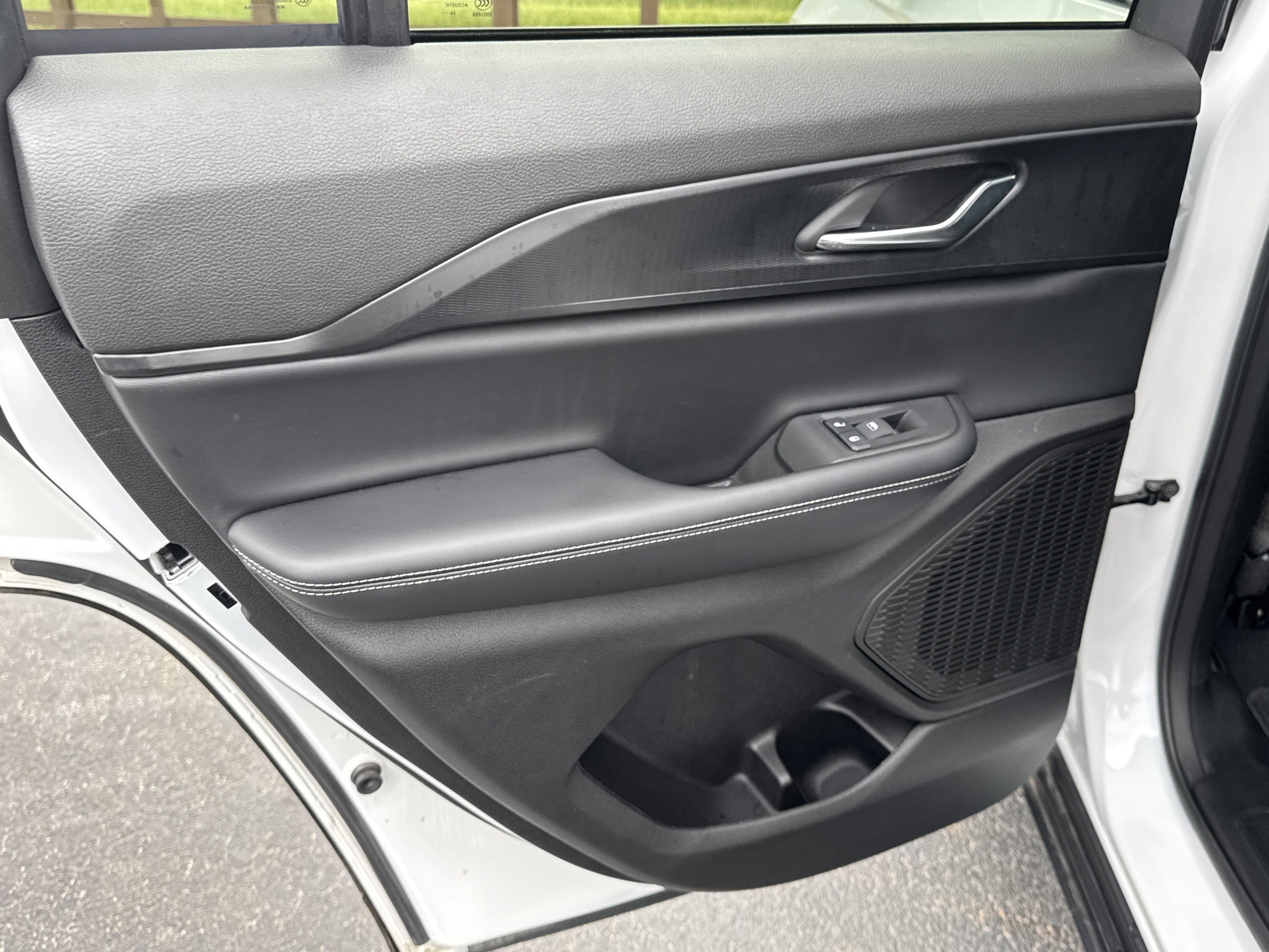 Used 2025 Jeep Grand Cherokee Laredo X w/ Luxury Tech Group I image 22