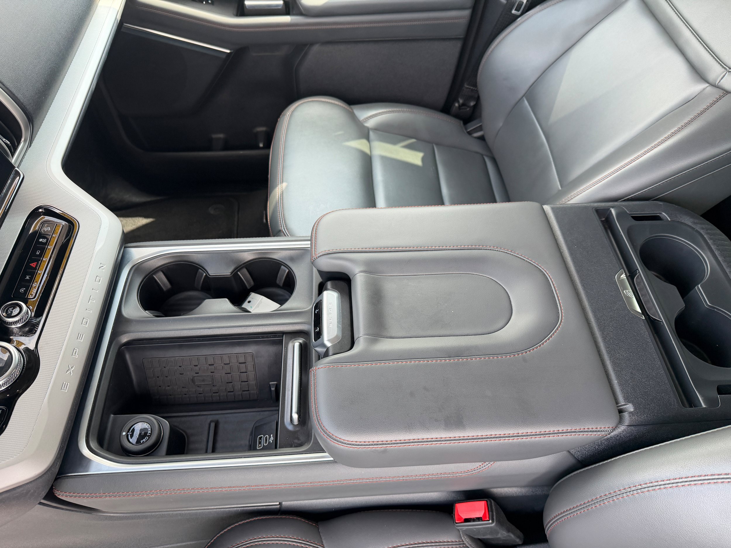 Certified 2025 Ford Expedition Active AWD/4WD image 18