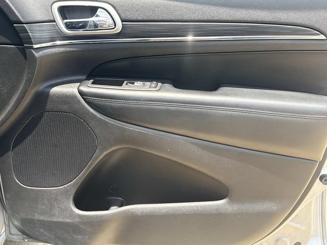 Used 2020 Jeep Grand Cherokee Limited w/ Luxury Group II RWD image 21