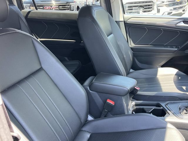 Used 2024 Volkswagen Tiguan SE FWD image 29