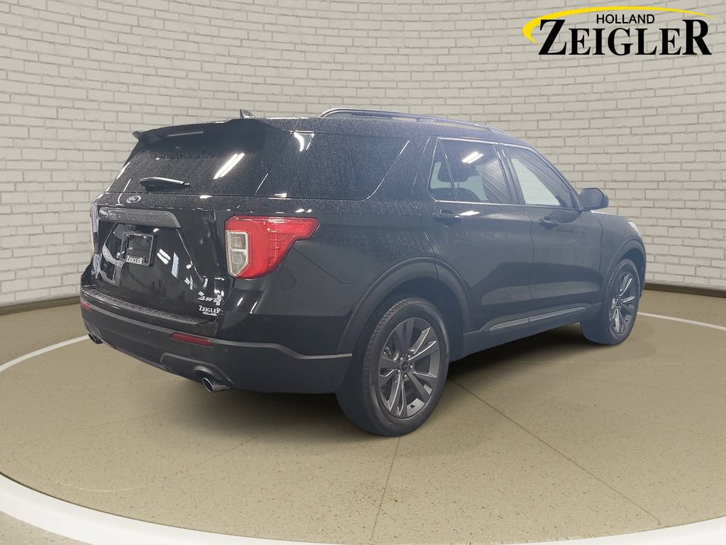 Used 2022 Ford Explorer XLT w/ Equipment Group 202A AWD/4WD image 5