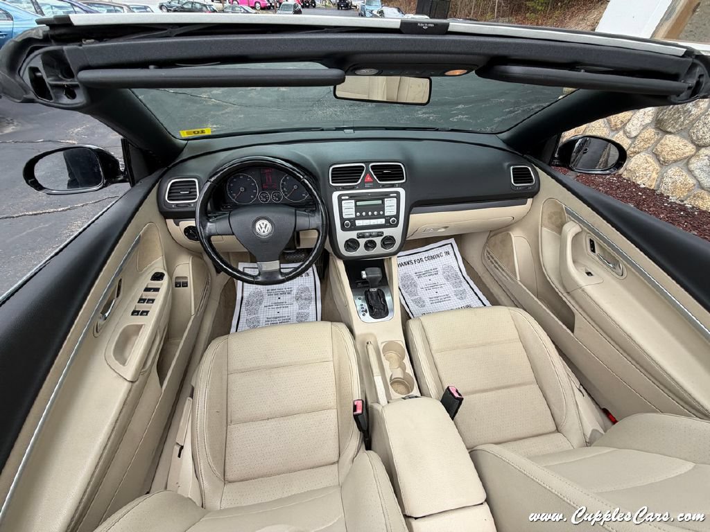 Used 2008 Volkswagen Eos 2.0T FWD image 20