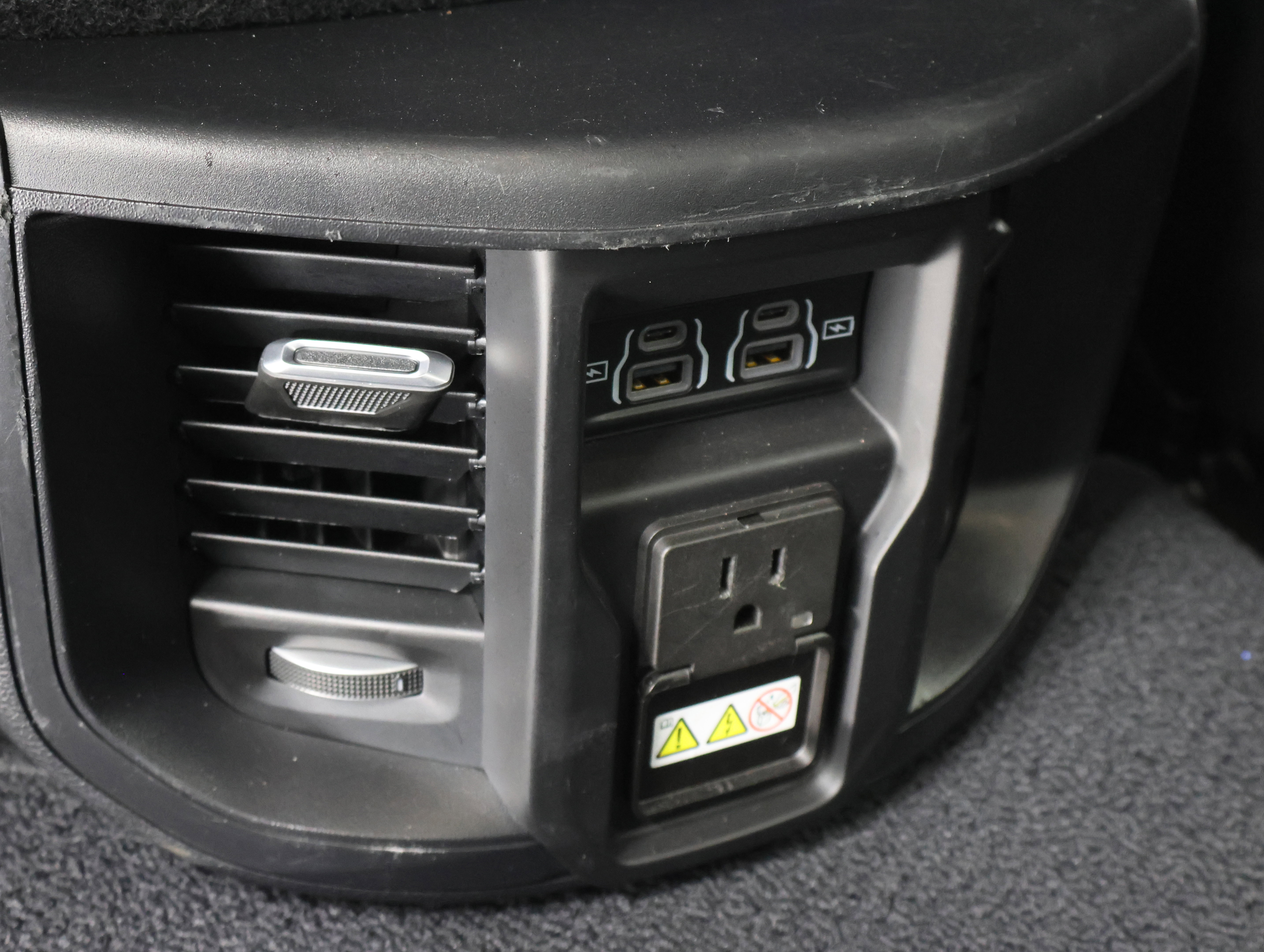 Used 2024 RAM 2500 Laramie w/ Safety Group AWD/4WD image 33