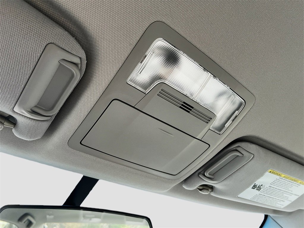 Used 2013 Toyota Camry L image 21