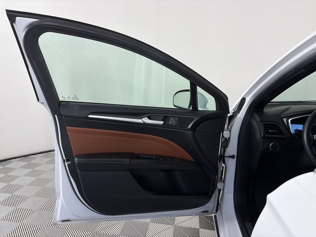 Used 2020 Ford Fusion Titanium FWD image 10
