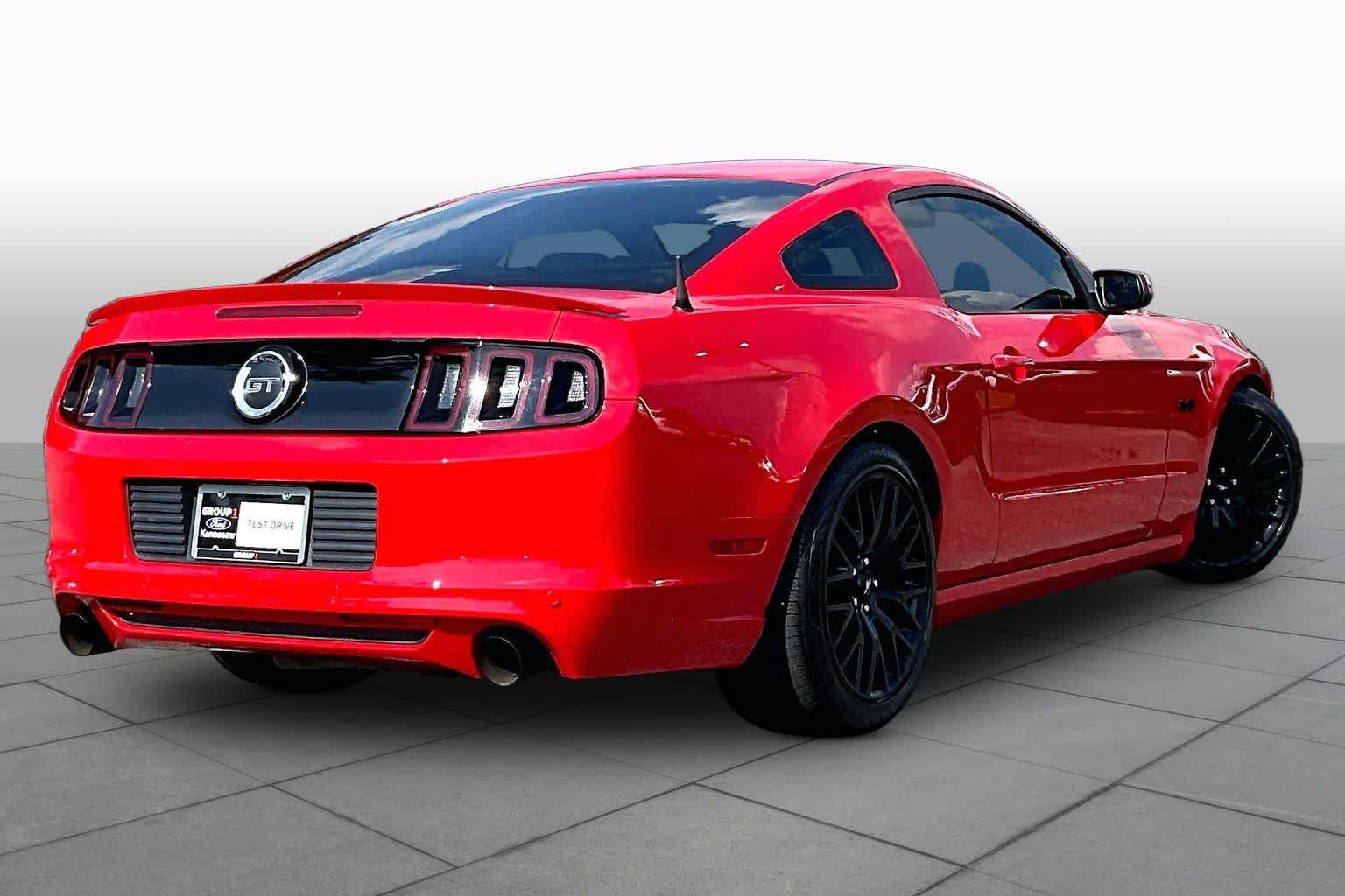 Used 2013 Ford Mustang GT Premium w/ Security Pkg RWD image 11