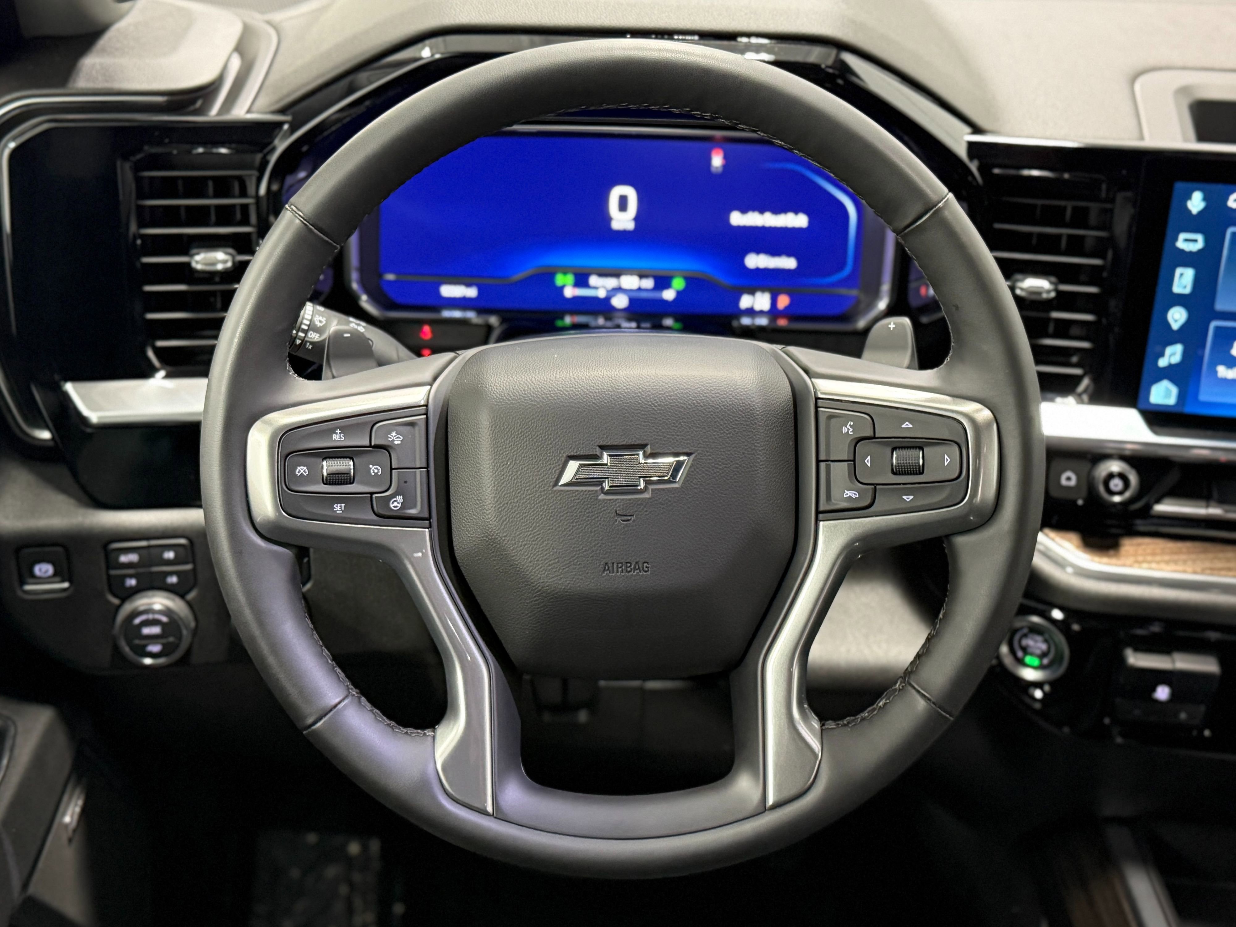 Used 2025 Chevrolet Silverado 1500 RST w/ Dark Appearance Package AWD/4WD image 19