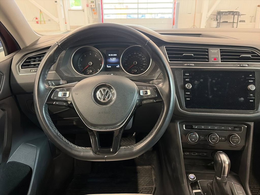 Used 2018 Volkswagen Tiguan SE AWD/4WD image 13