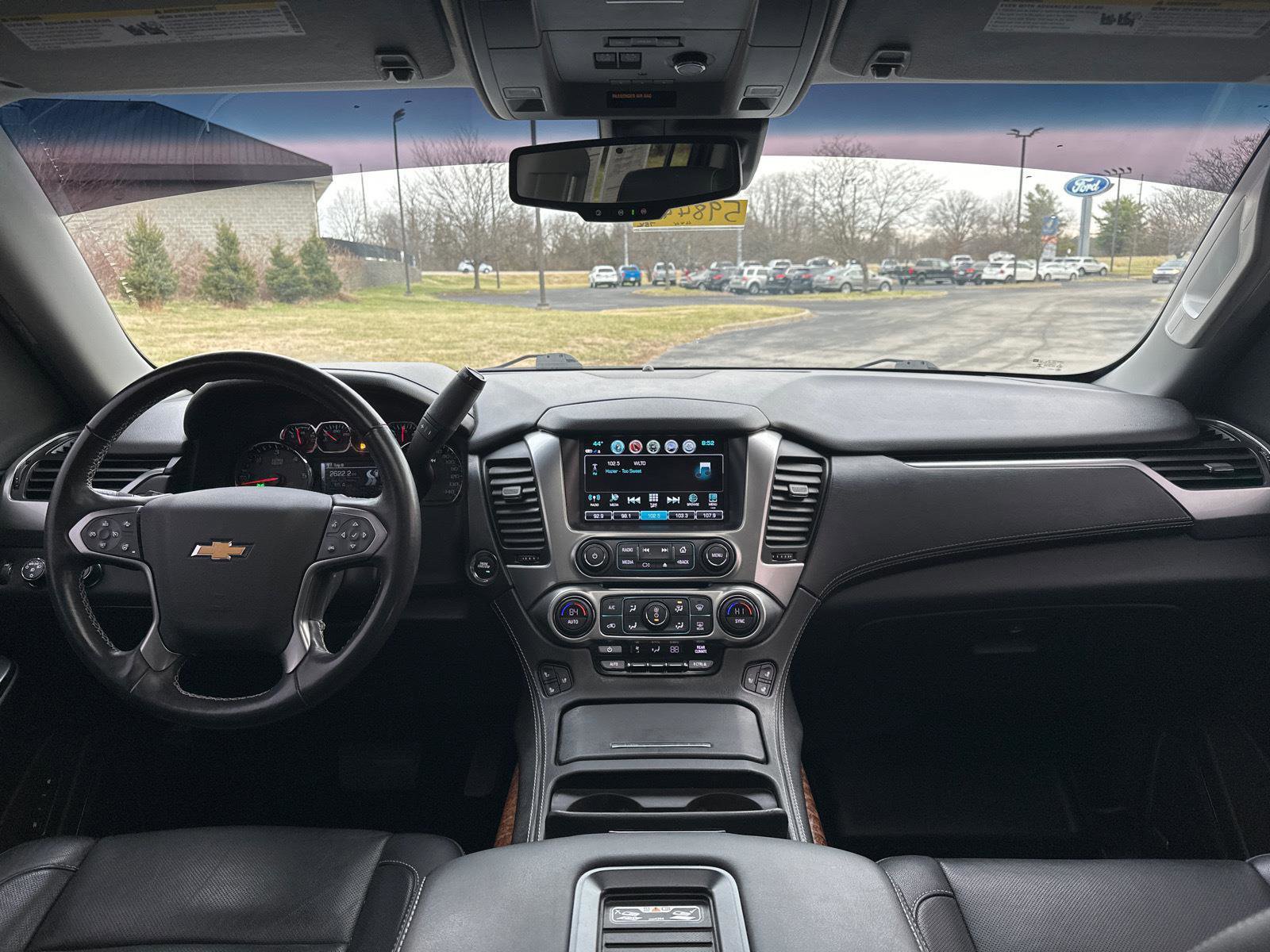 Used 2019 Chevrolet Suburban Premier image 2