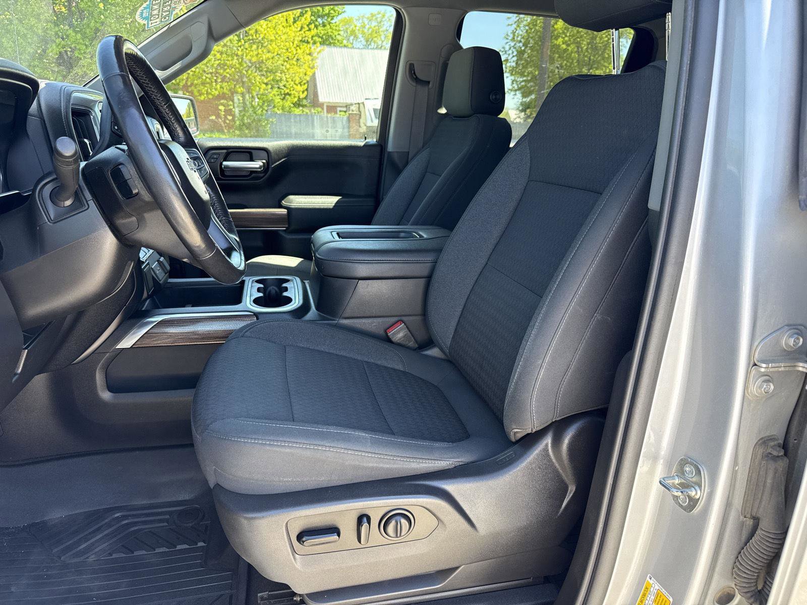 Used 2020 Chevrolet Silverado 1500 LT Trail Boss AWD/4WD image 12