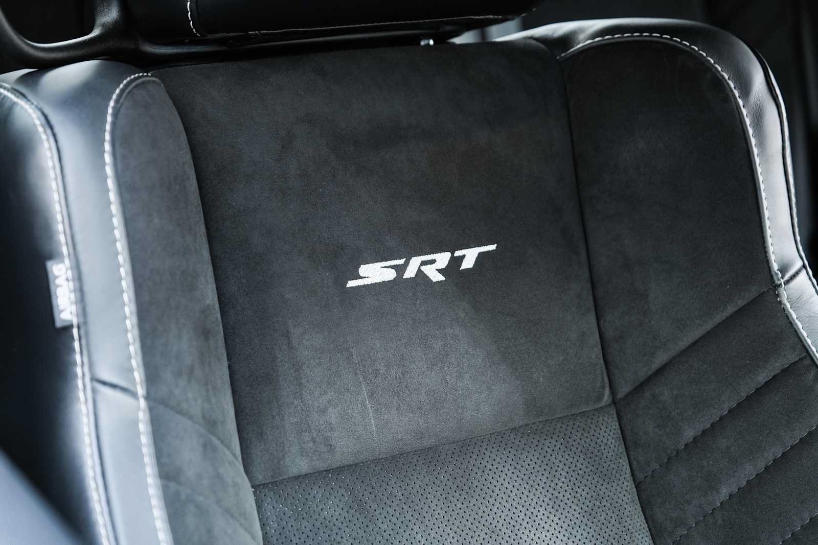Used 2015 Dodge Challenger SRT Hellcat RWD image 32