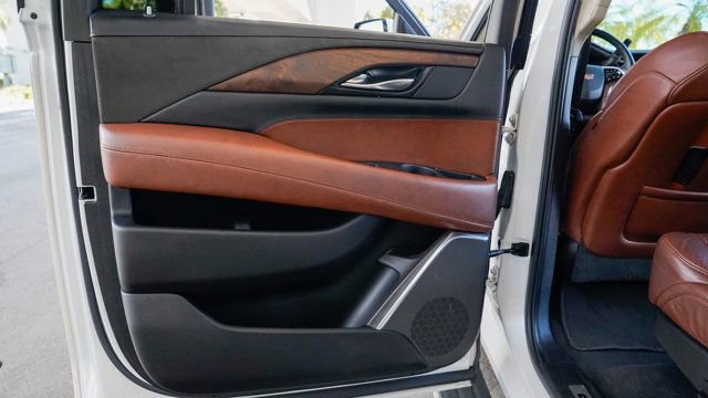 Used 2019 Cadillac Escalade ESV Premium Luxury image 58