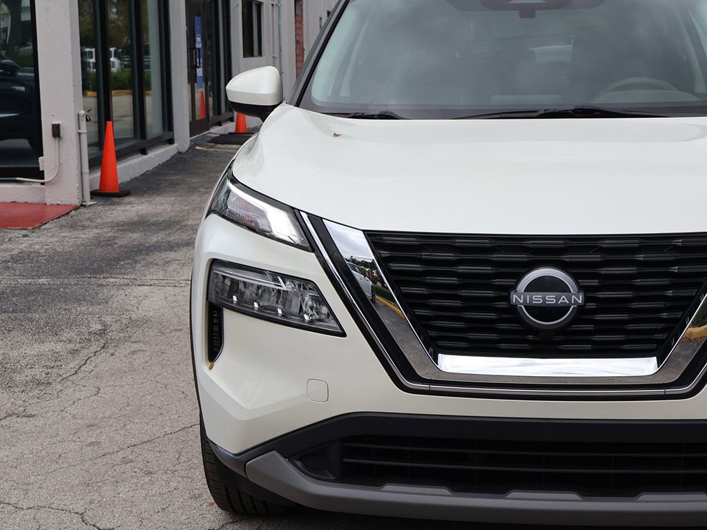 Used 2023 Nissan Rogue SV FWD image 10