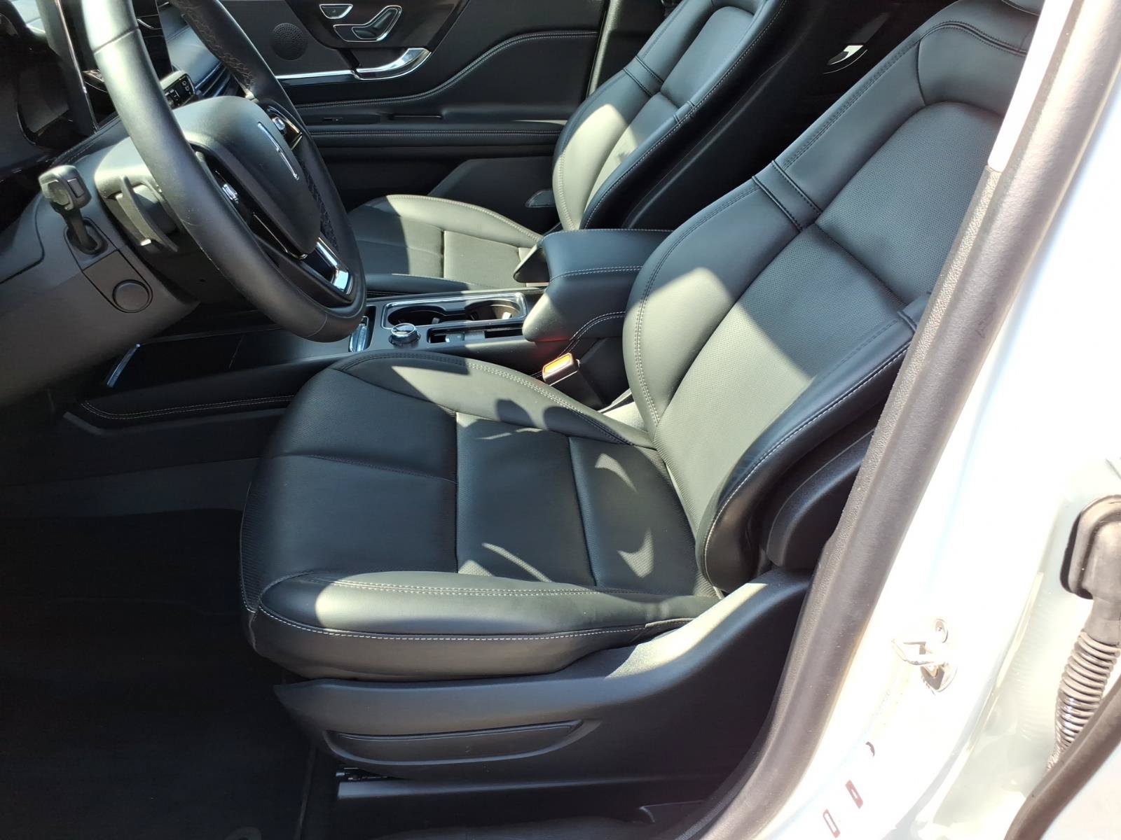 Used 2025 Lincoln Corsair AWD w/ Equipment Group 101A image 13
