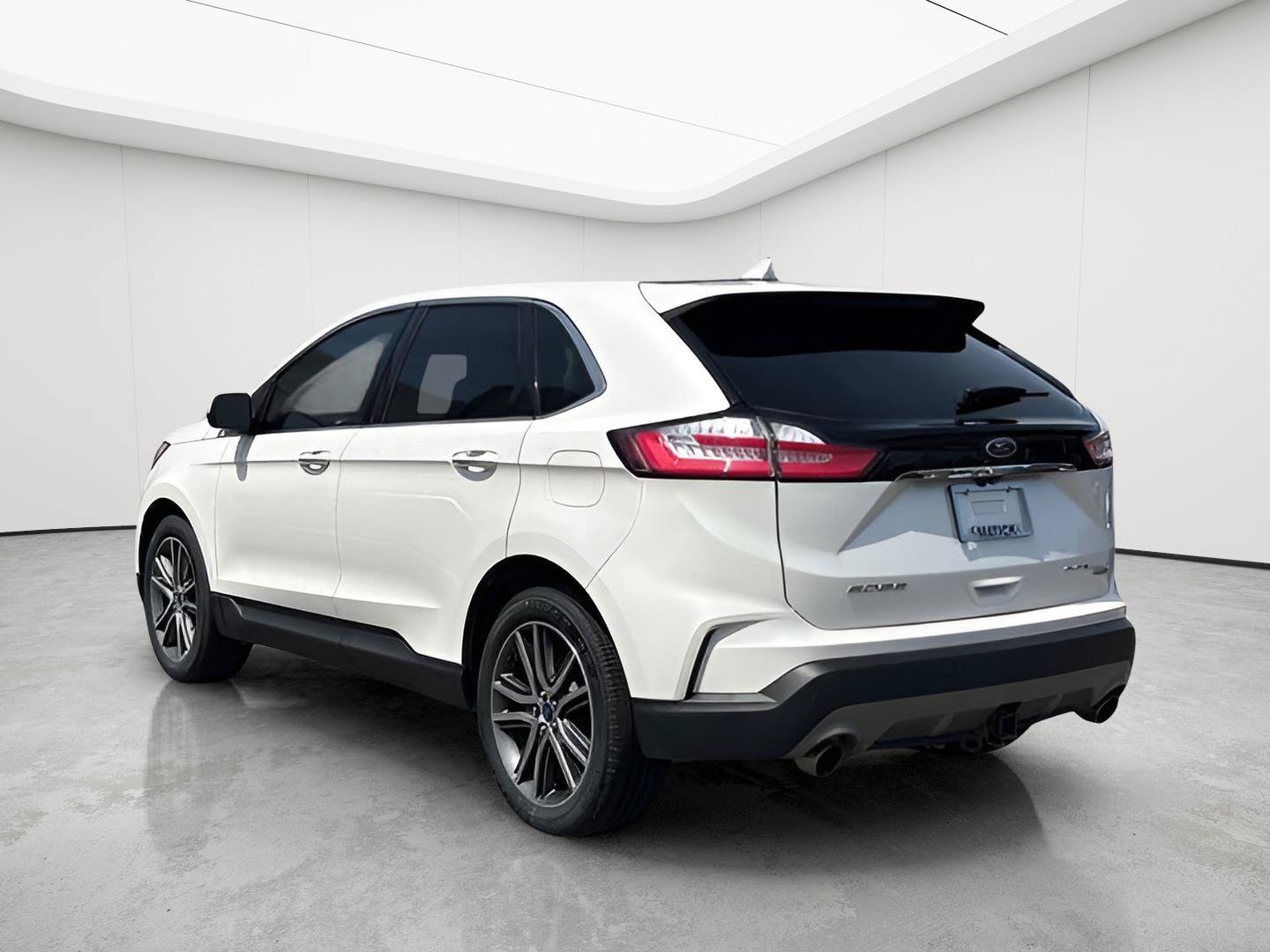 Used 2019 Ford Edge Titanium w/ Cold Weather Package AWD/4WD image 6