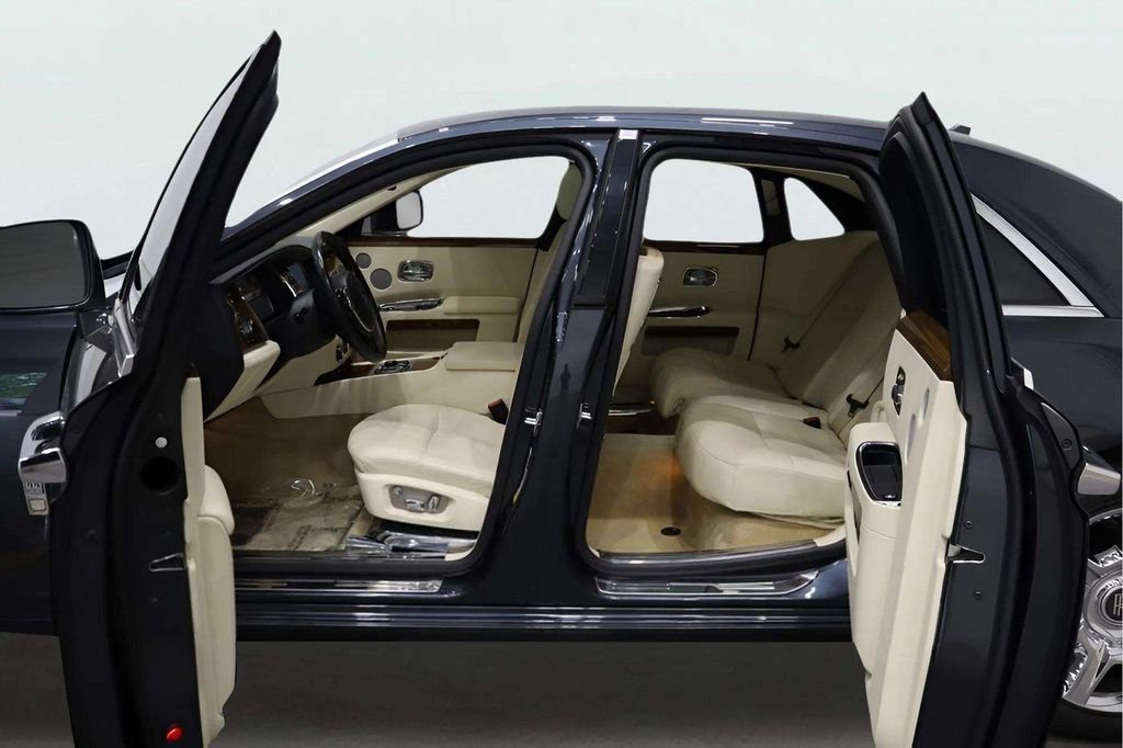 Certified 2010 Rolls-Royce Ghost RWD image 9