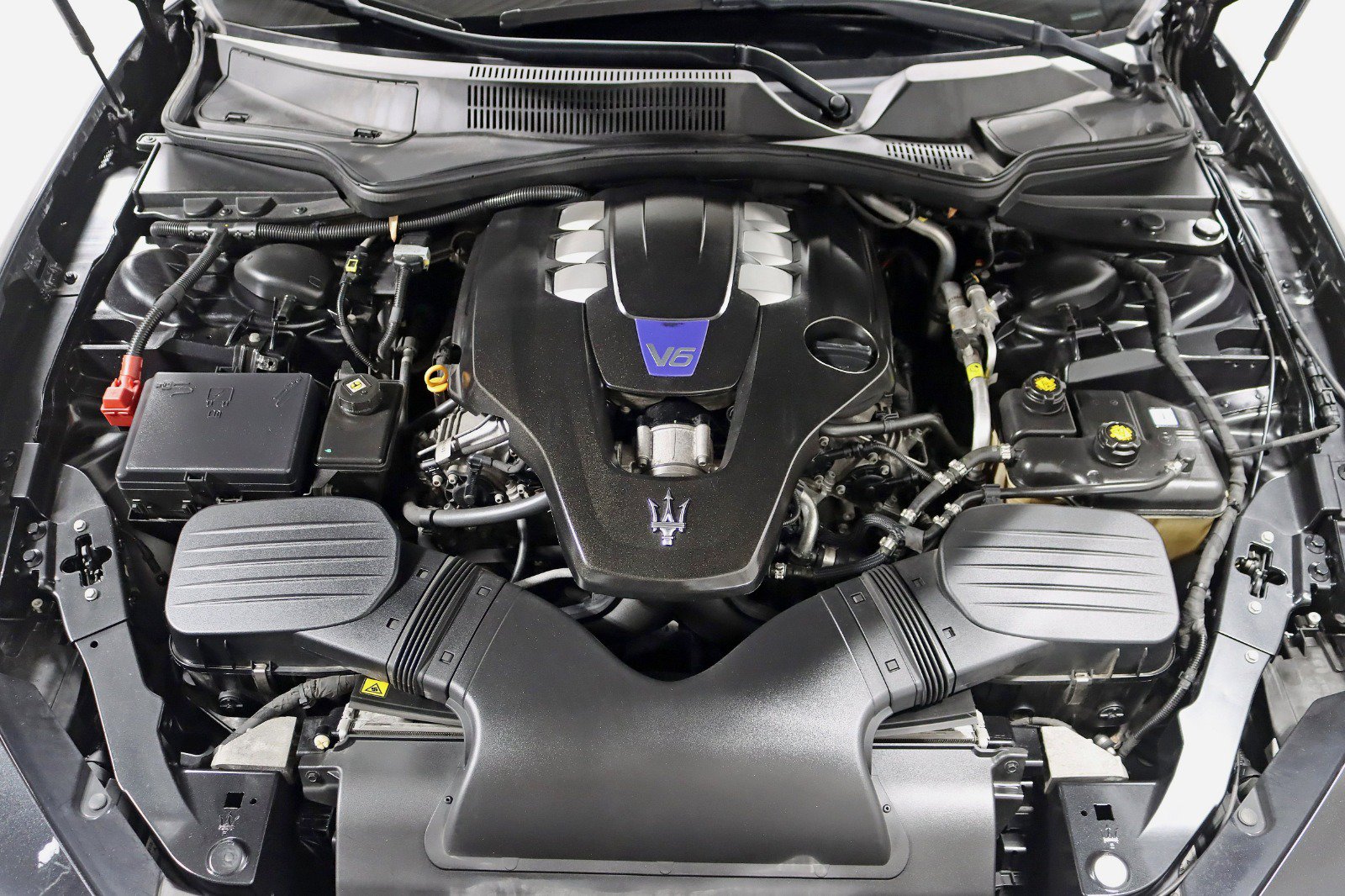 Used 2014 Maserati Ghibli S Q4 AWD/4WD image 36