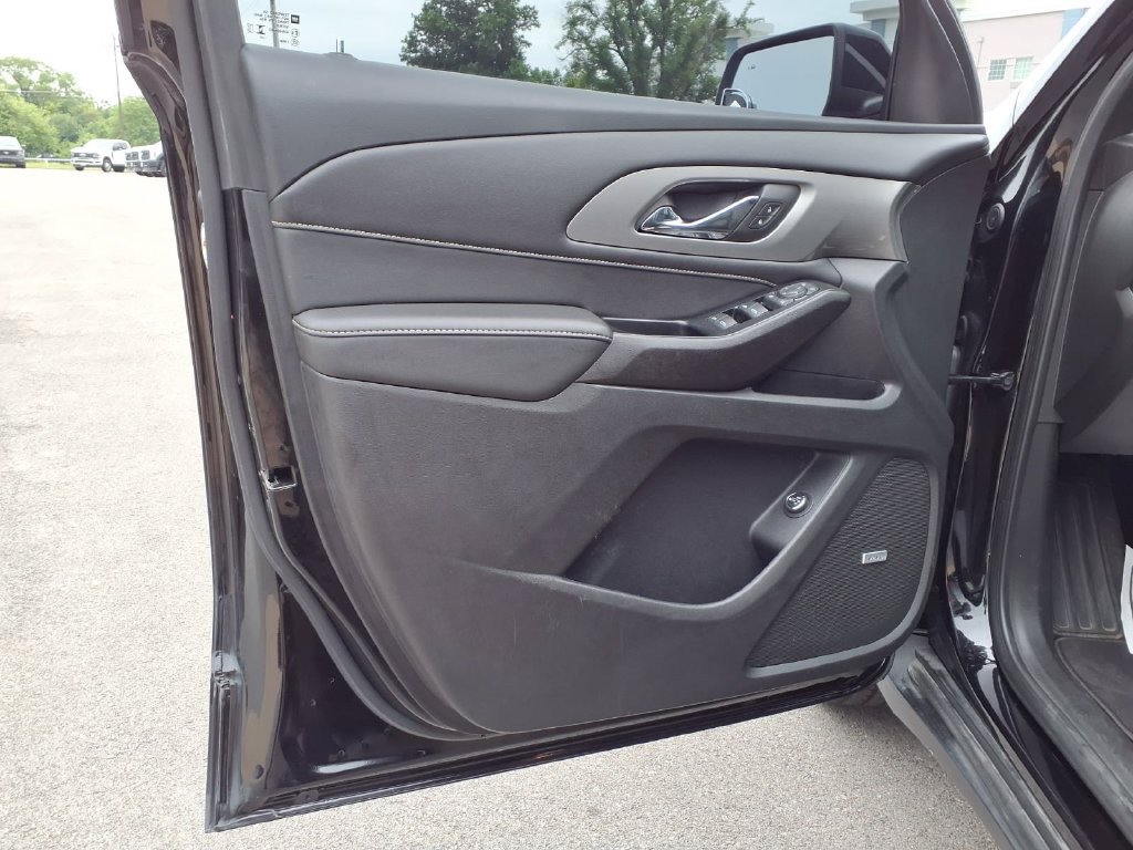 Used 2023 Chevrolet Traverse LT w/ LT Premium Package FWD image 15