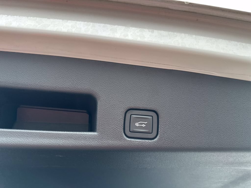 Used 2025 GMC Acadia AT4 w/ LPO, Floor Liner Package AWD/4WD image 25