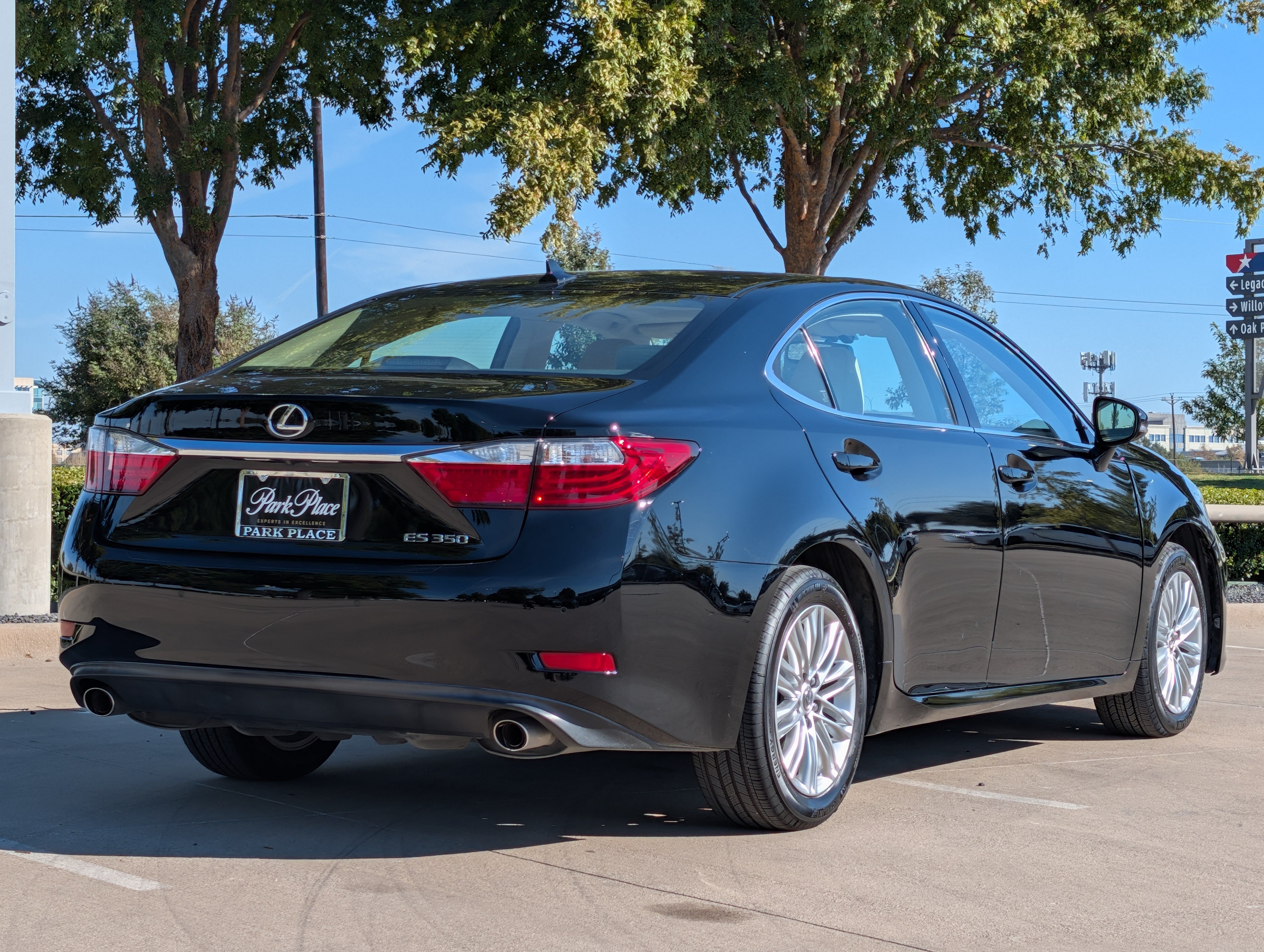 Used 2014 Lexus ES 350 w/ Luxury Package FWD image 5