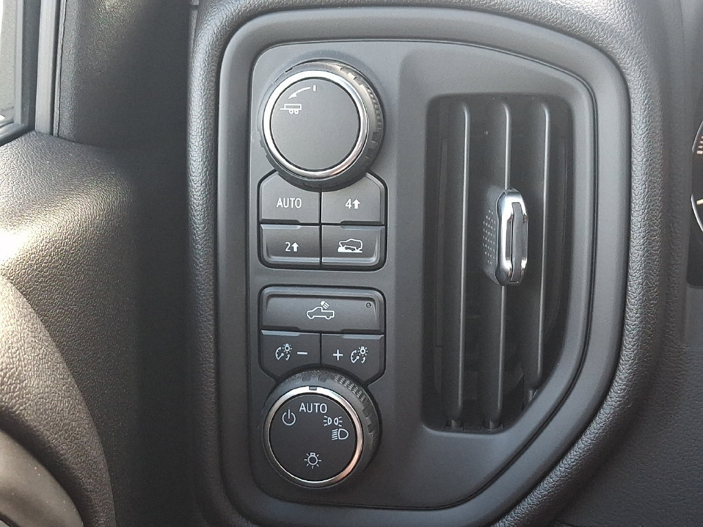 Used 2025 Chevrolet Silverado 1500 Custom AWD/4WD image 21