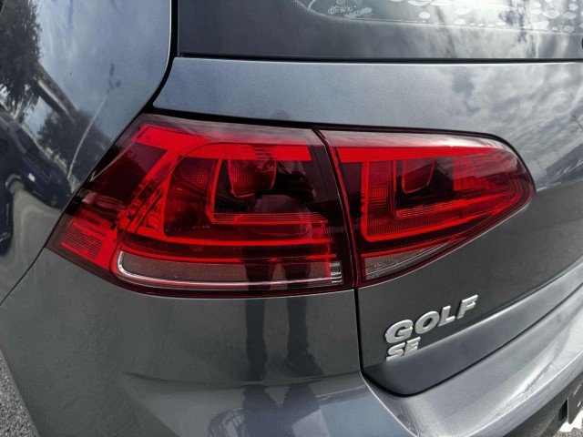 Used 2017 Volkswagen Golf SE image 13